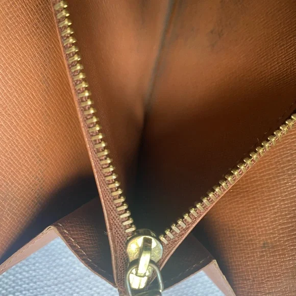 Louis Vuitton Sarah monogram wallet - Picture 6 of 15